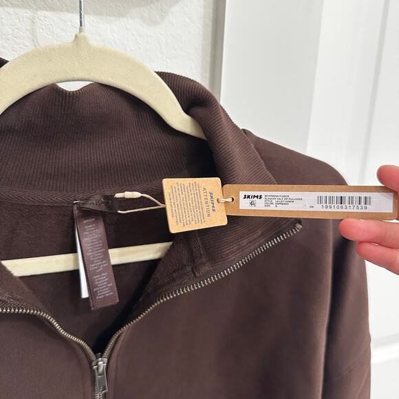 NWT SKIMS BOYFRIEND FLEECE HALF ZIP PULLOVER IN ESPRESSO SIZE SMALL - Picture 7 of 7